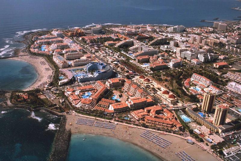 Canarias será un 40% más pobre si su patrimonio hotelero pasa a manos de fondos exteriores